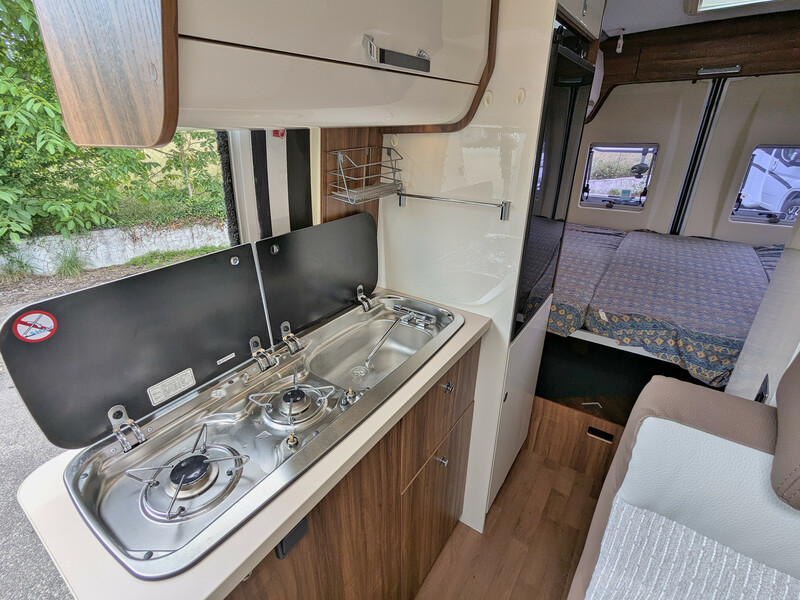 43701-05-2048.jpg