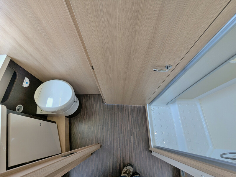 43720-04-2048.jpg